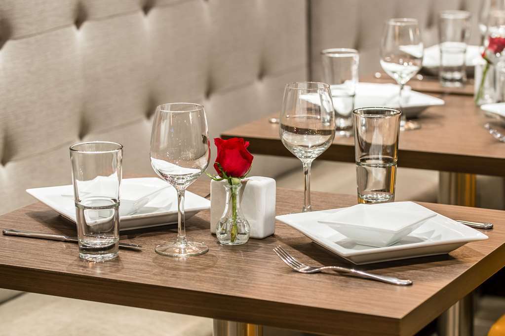 Hotel Centro Sonoma Wine Country, Tapestry Collection Hilton روهنيرت بارك المطعم الصورة